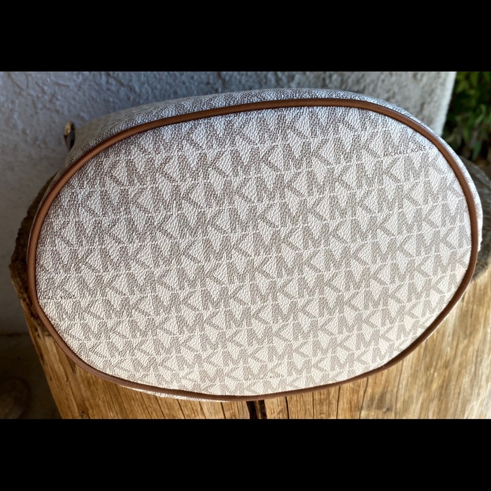 Michael Kors BOWERY HOBO Retail Value $378 - Picture 4 of 6